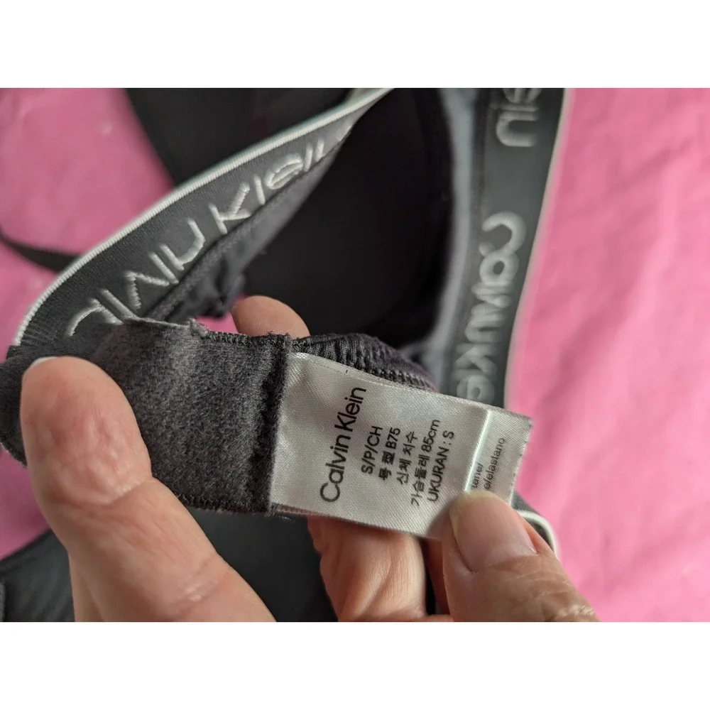 Calvin Klein S gray grey bra no wires wireless light padding‎